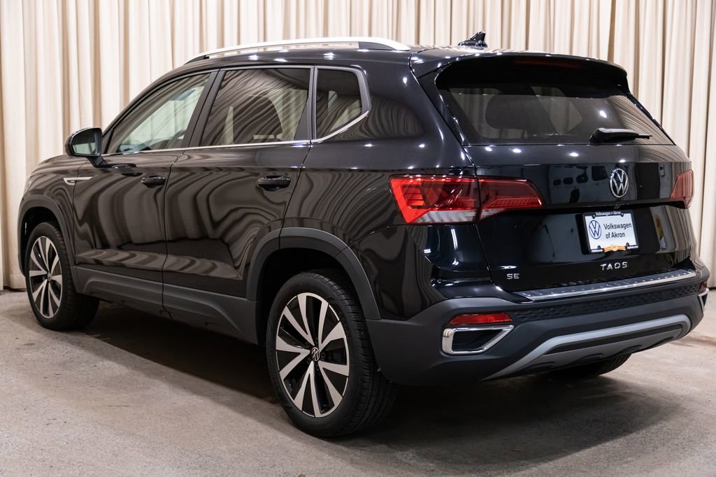Certified 2023 Volkswagen Taos SE w/ Panoramic Sunroof Package FWD image 5