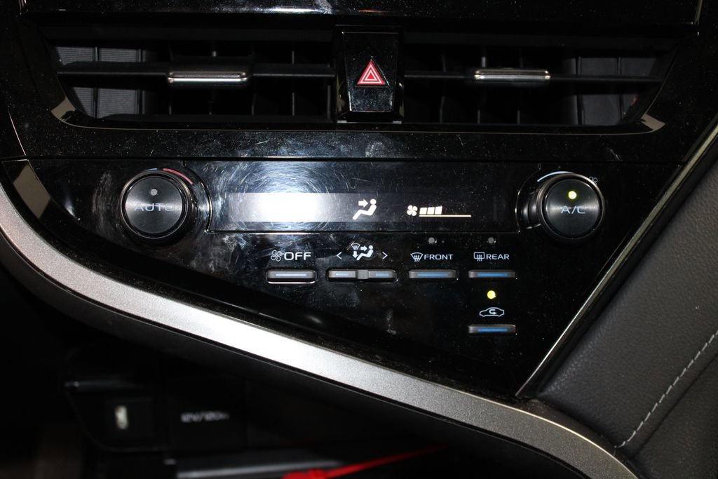 Used 2021 Toyota Camry SE image 27