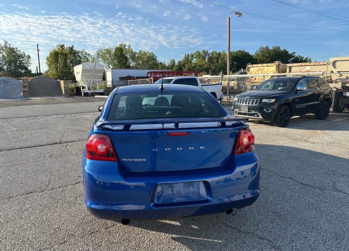 Used 2013 Dodge Avenger SE image 5