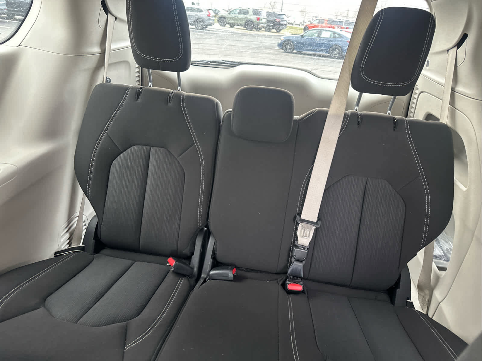 Used 2023 Chrysler Voyager LX image 37