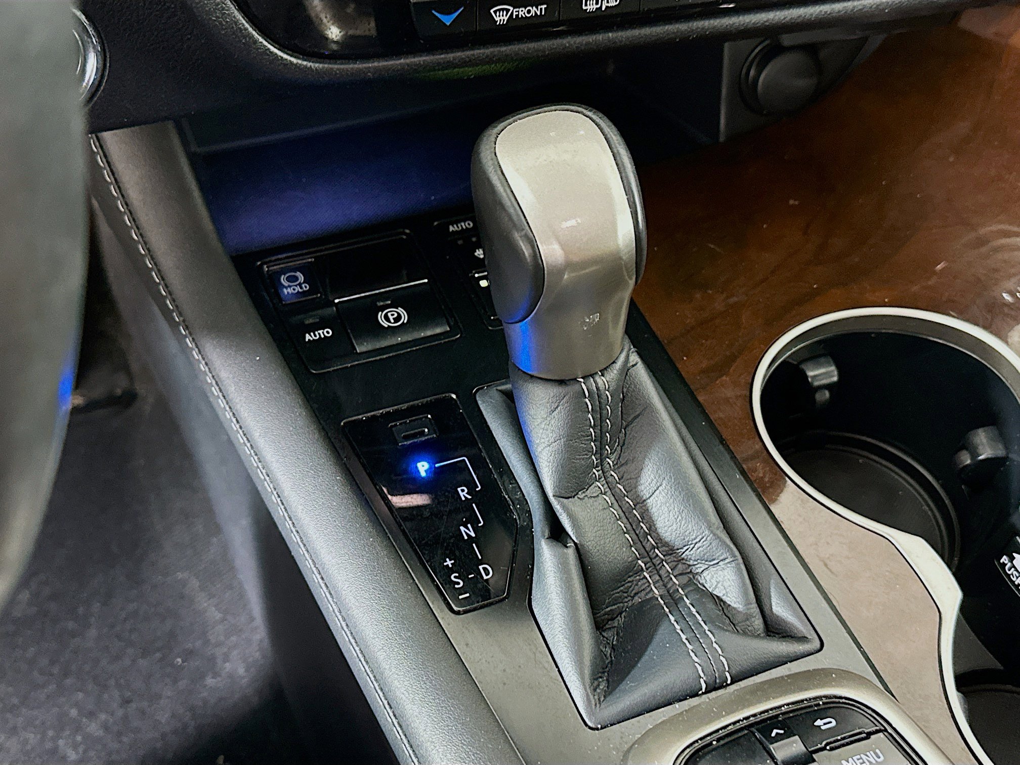 Used 2017 Lexus RX 450h AWD w/ Cold Weather Package image 25