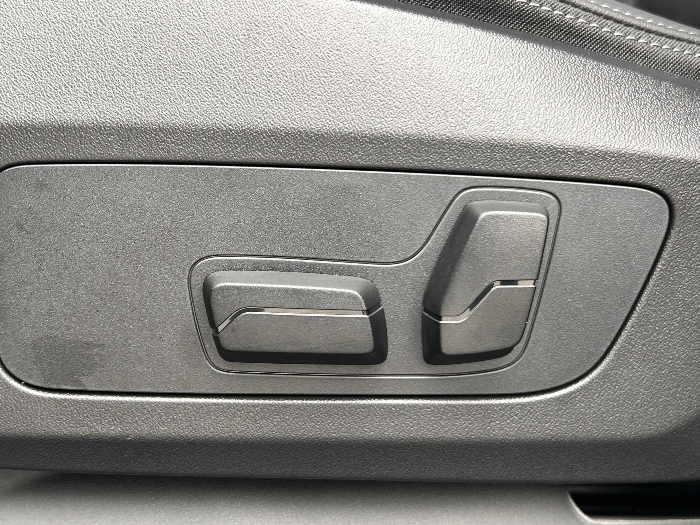 Used 2026 BMW X2 xDrive28i w/ Technology Package image 23