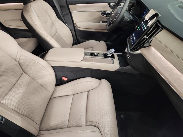 New 2026 Volvo XC90 T8 Ultra w/ Protection Package Premier AWD/4WD image 3