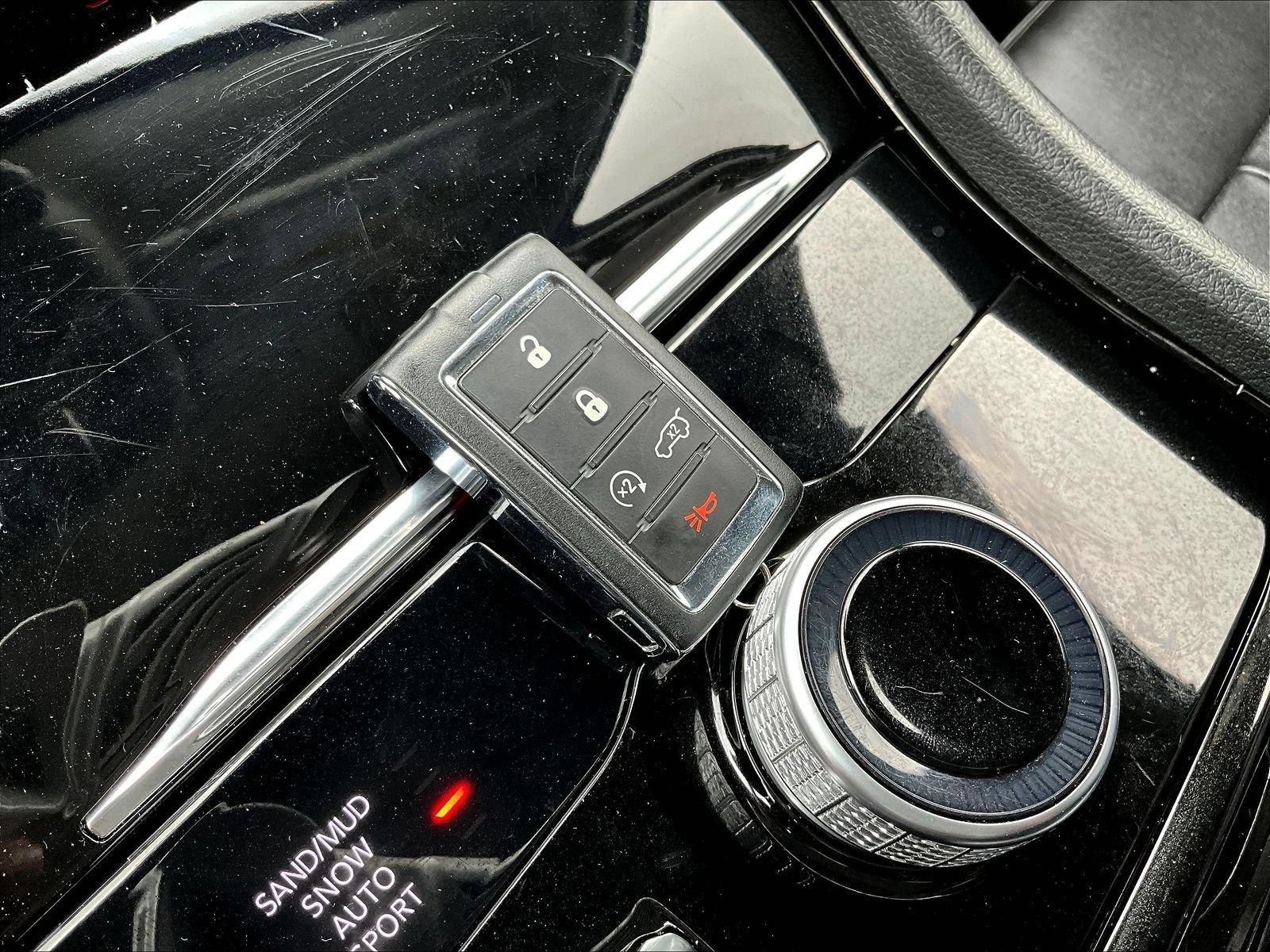 Used 2023 Jeep Grand Cherokee Limited AWD/4WD image 36