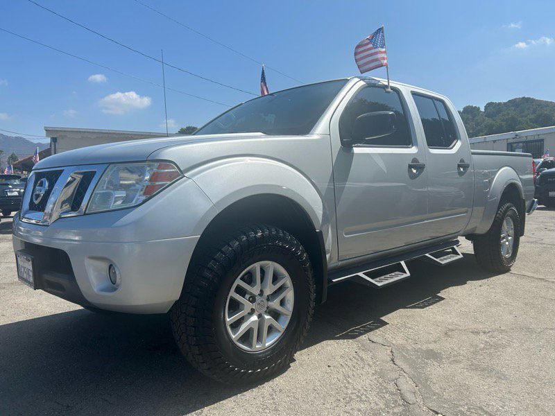Used 2019 Nissan Frontier SV image 1