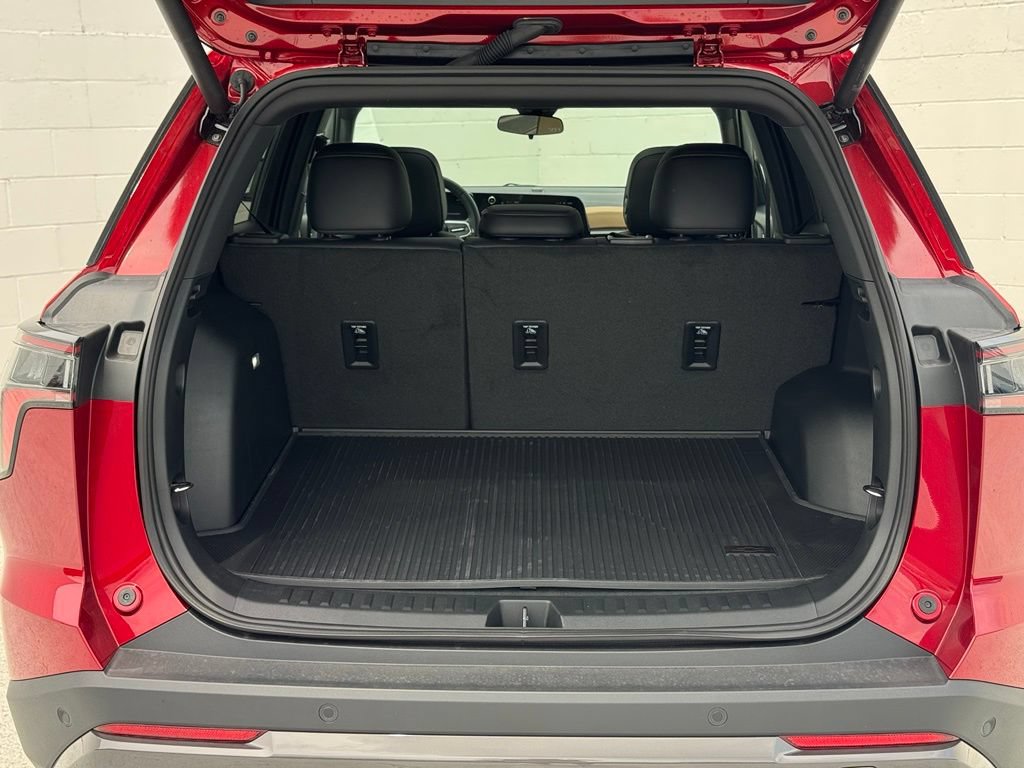 New 2027 Chevrolet Equinox ACTIV w/ Convenience Package III FWD image 17