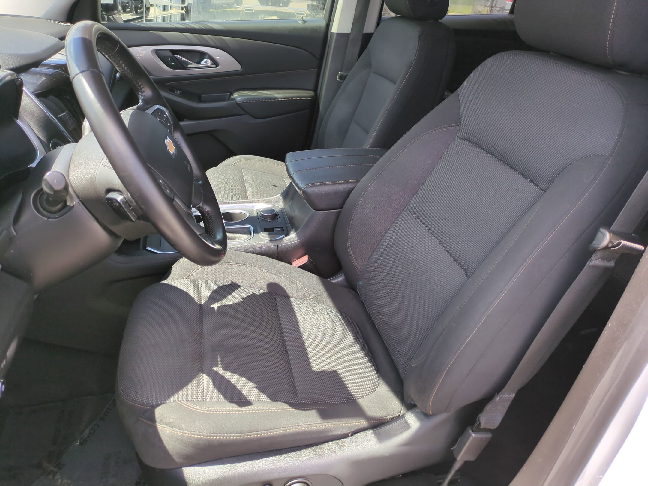 Used 2019 Chevrolet Traverse LT FWD image 27