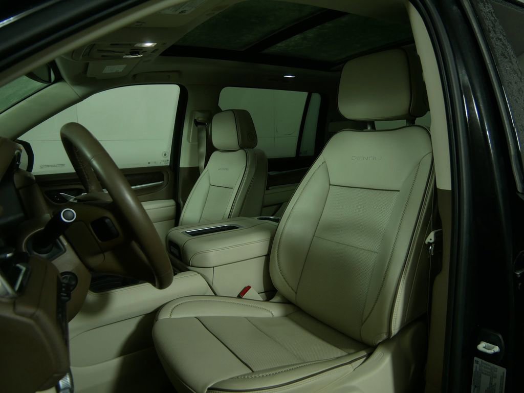 Used 2023 GMC Yukon XL Denali w/ Max Trailering Package image 9