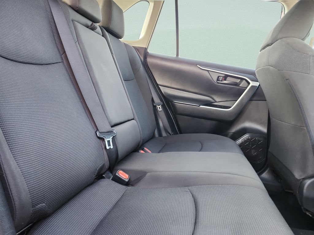 Used 2020 Toyota RAV4 LE FWD image 33