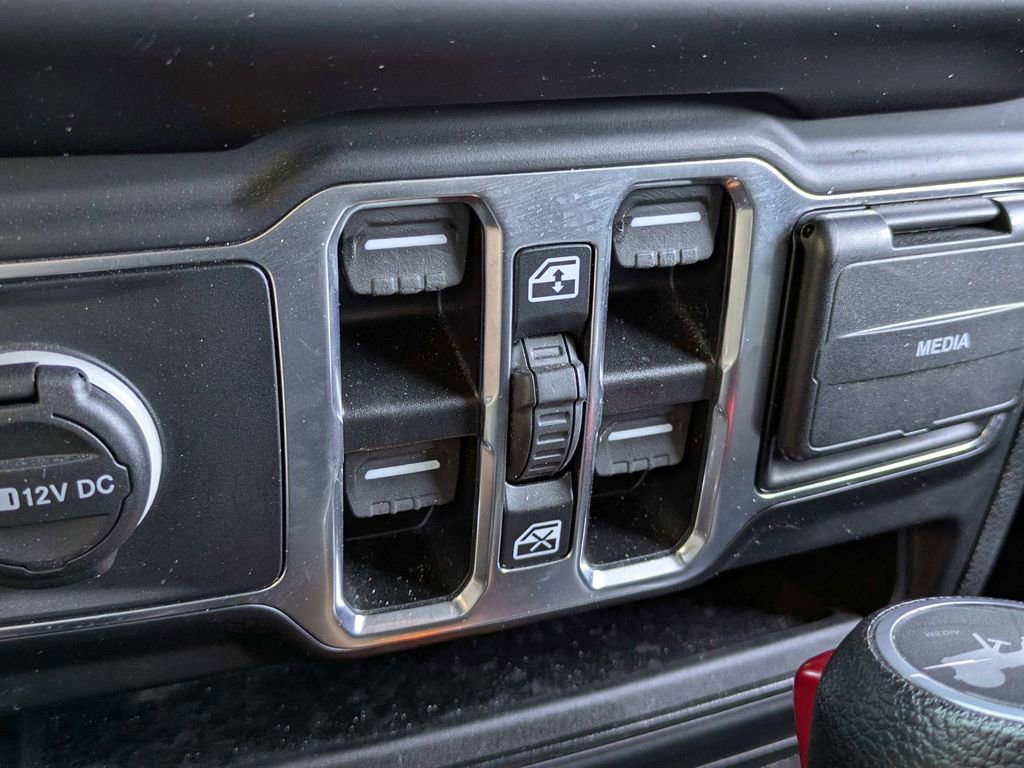 Used 2023 Jeep Wrangler Unlimited w/ Sun & Screen Package AWD/4WD image 25