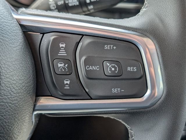 Used 2025 Jeep Wrangler Unlimited Sahara AWD/4WD image 22