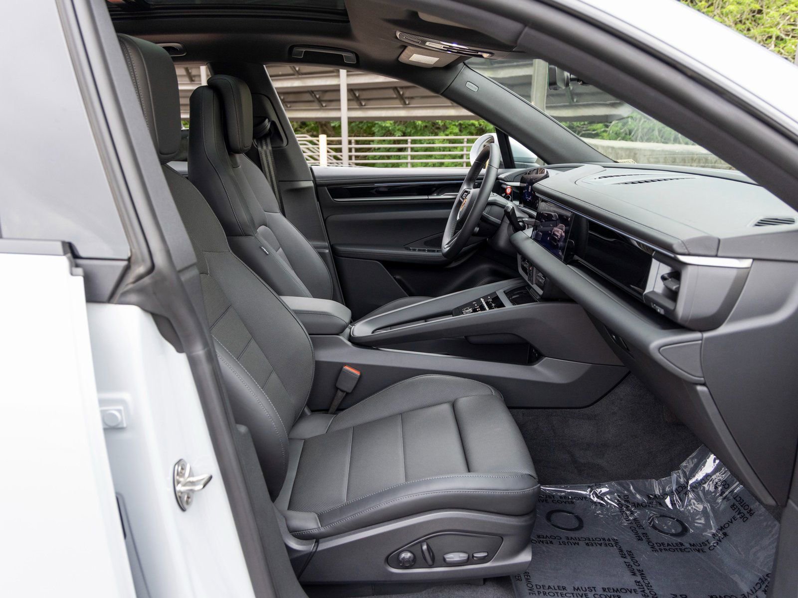 New 2025 Porsche Macan Electric image 56