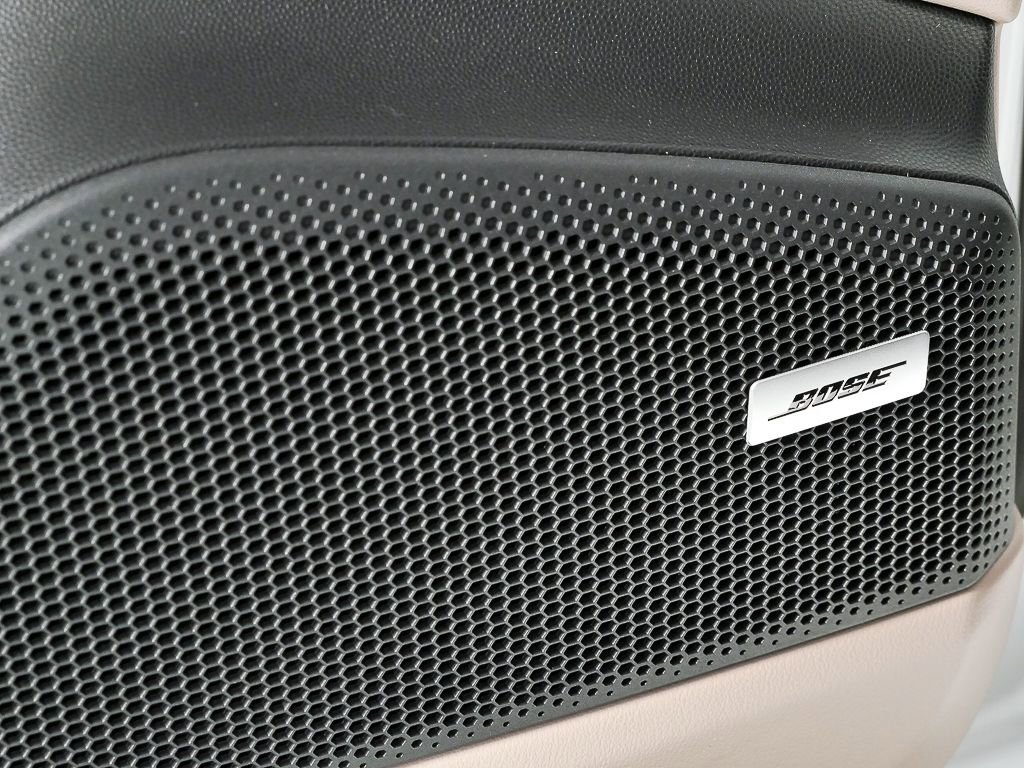New 2026 Porsche Macan Electric image 7