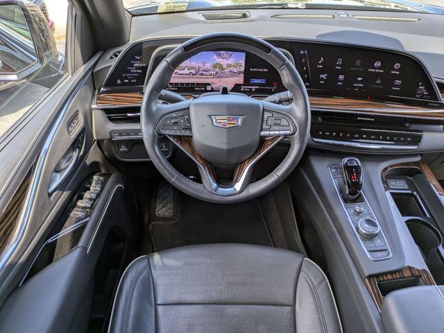 Used 2023 Cadillac Escalade Premium Luxury image 13