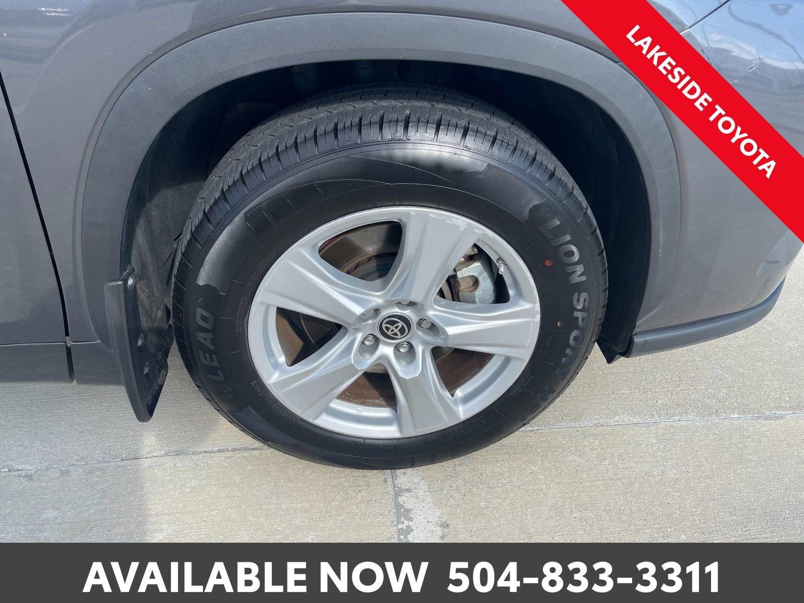 Used 2023 Toyota Highlander LE image 14