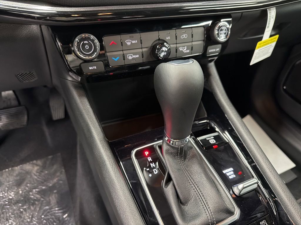 New 2026 Jeep Compass Latitude image 21