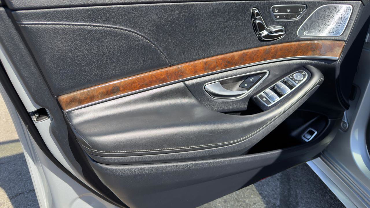 Used 2015 Mercedes-Benz S 550 4dr Sdn S 550 4MATIC image 19