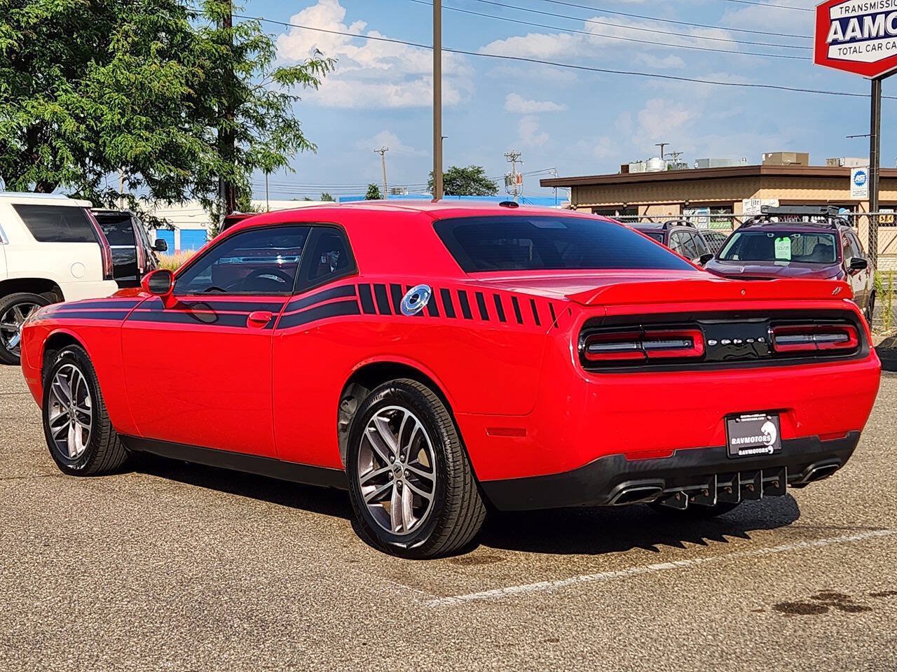Used 2019 Dodge Challenger SXT AWD/4WD image 8