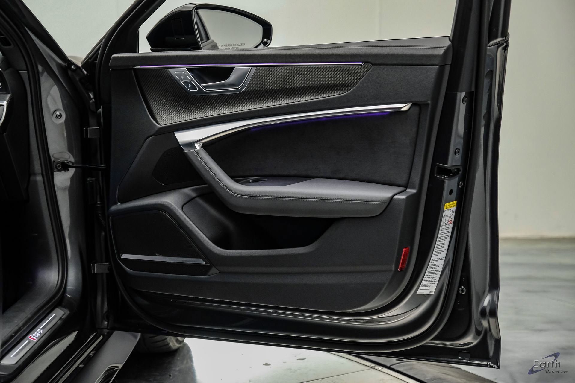 Used 2023 Audi RS 6 w/ Black Optic Package image 96