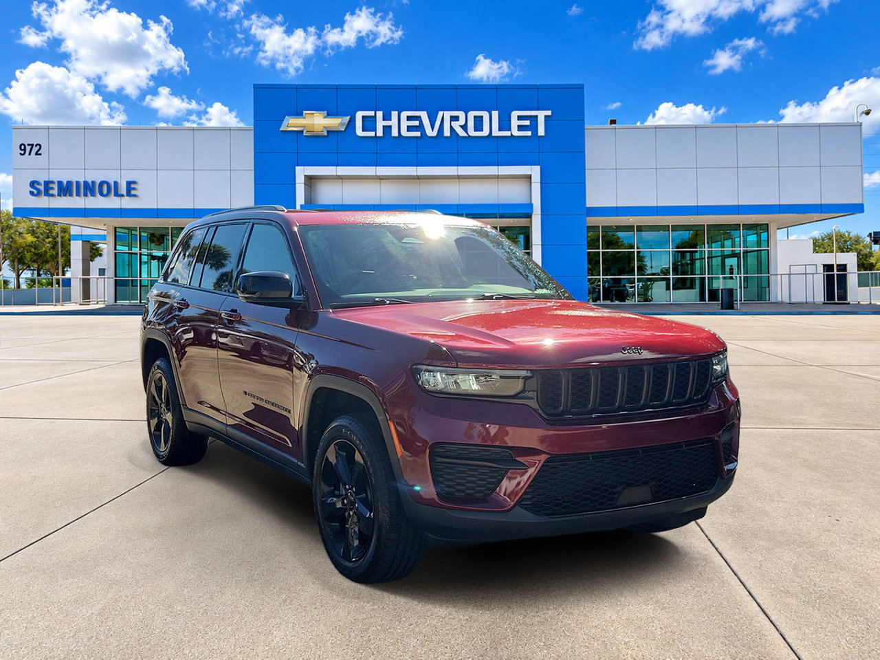 Used 2023 Jeep Grand Cherokee Altitude AWD/4WD image 2