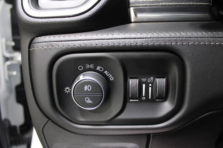 Used 2020 RAM 1500 Limited image 40