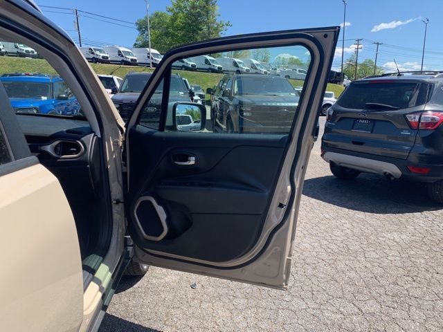Used 2016 Jeep Renegade Limited AWD/4WD image 14