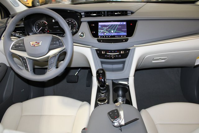 New 2025 Cadillac XT5 Premium Luxury image 13