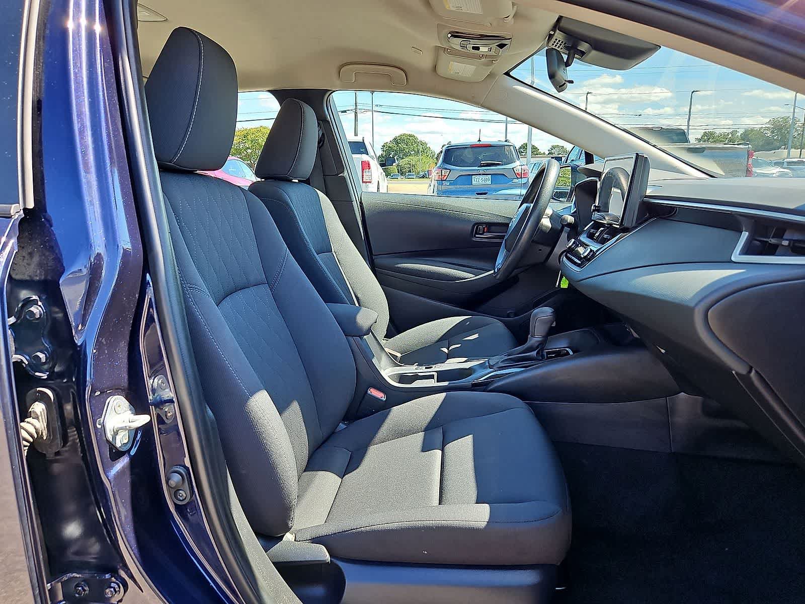 Used 2024 Toyota Corolla LE FWD image 30