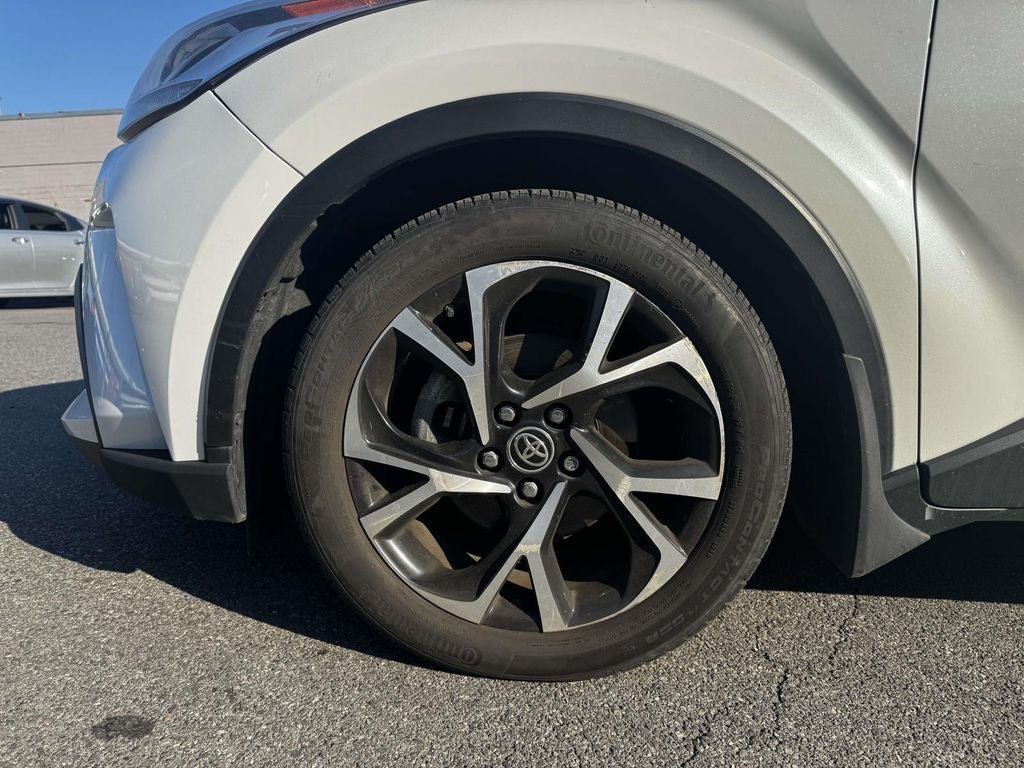 Used 2021 Toyota C-HR XLE FWD image 9