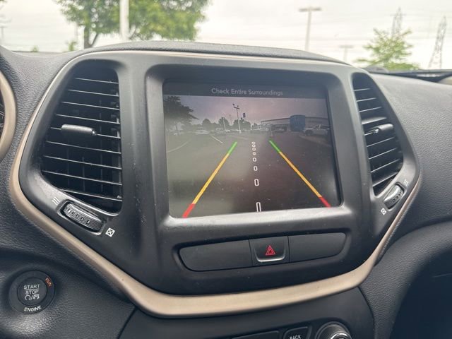 Used 2016 Jeep Cherokee 75th Anniversary AWD/4WD image 22