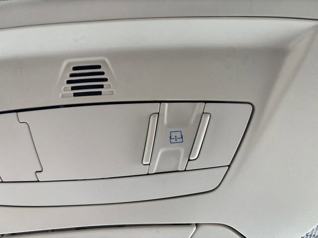 Used 2018 Ford Focus SEL w/ Cold Weather Package FWD image 39