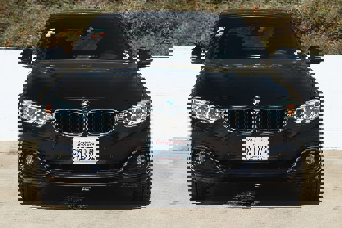 Used 2017 BMW 430i Coupe w/ Driver Assistance Package image 3