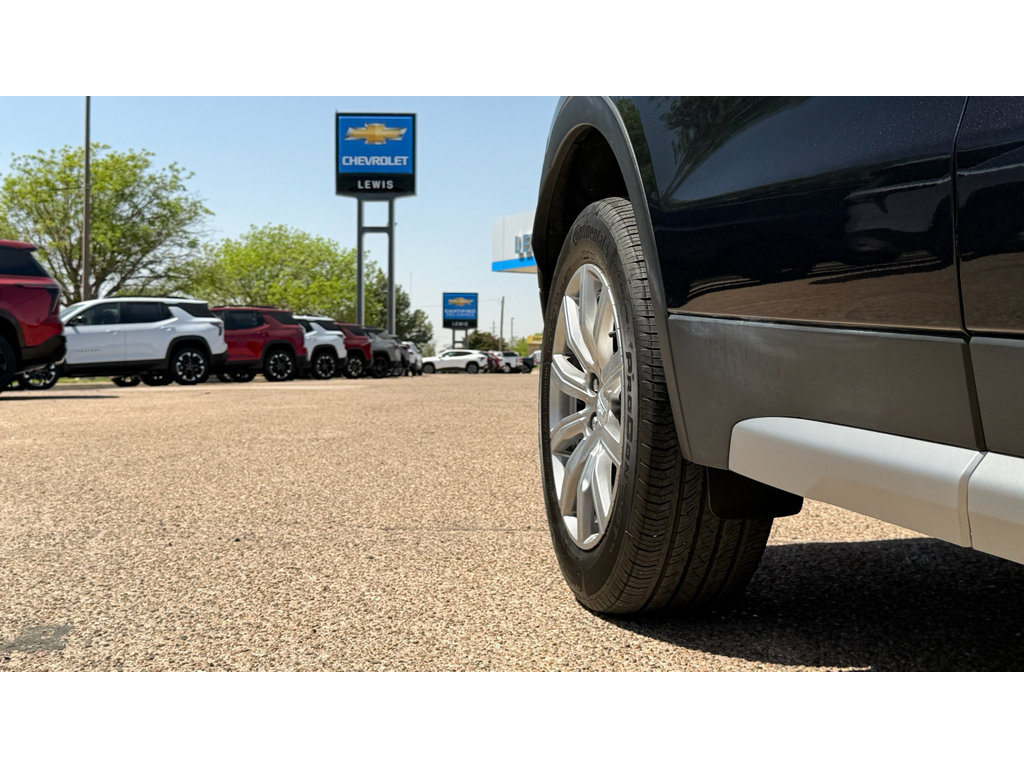 Used 2023 Cadillac XT4 Premium Luxury w/ Technology Package AWD/4WD image 8