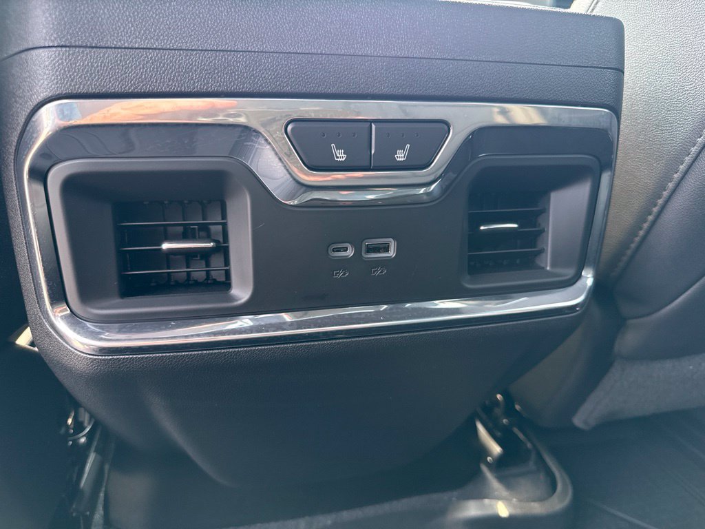 Used 2026 Chevrolet Silverado 1500 High Country AWD/4WD image 23