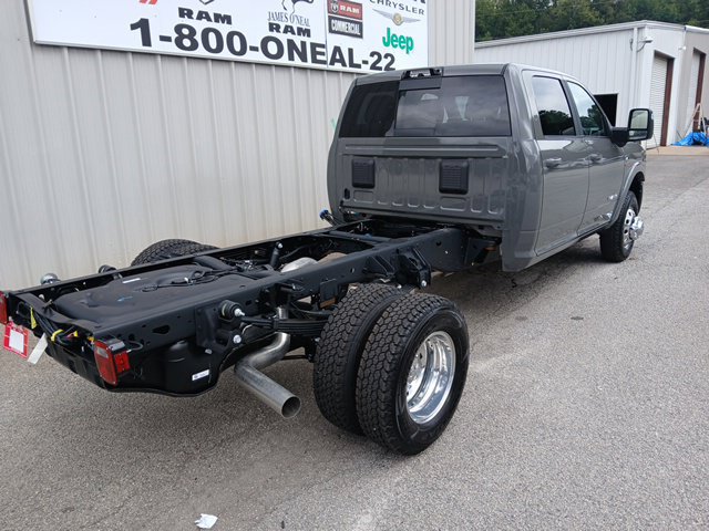New 2027 RAM 3500 Big Horn w/ Laramie Trim Package AWD/4WD image 3