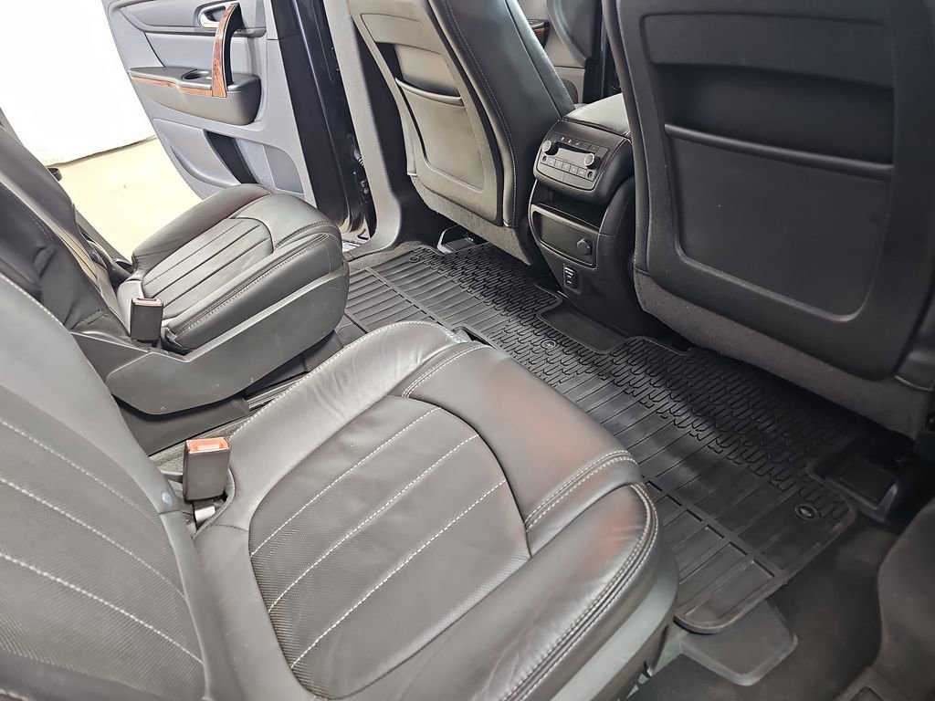 Used 2014 Chevrolet Traverse LTZ image 14
