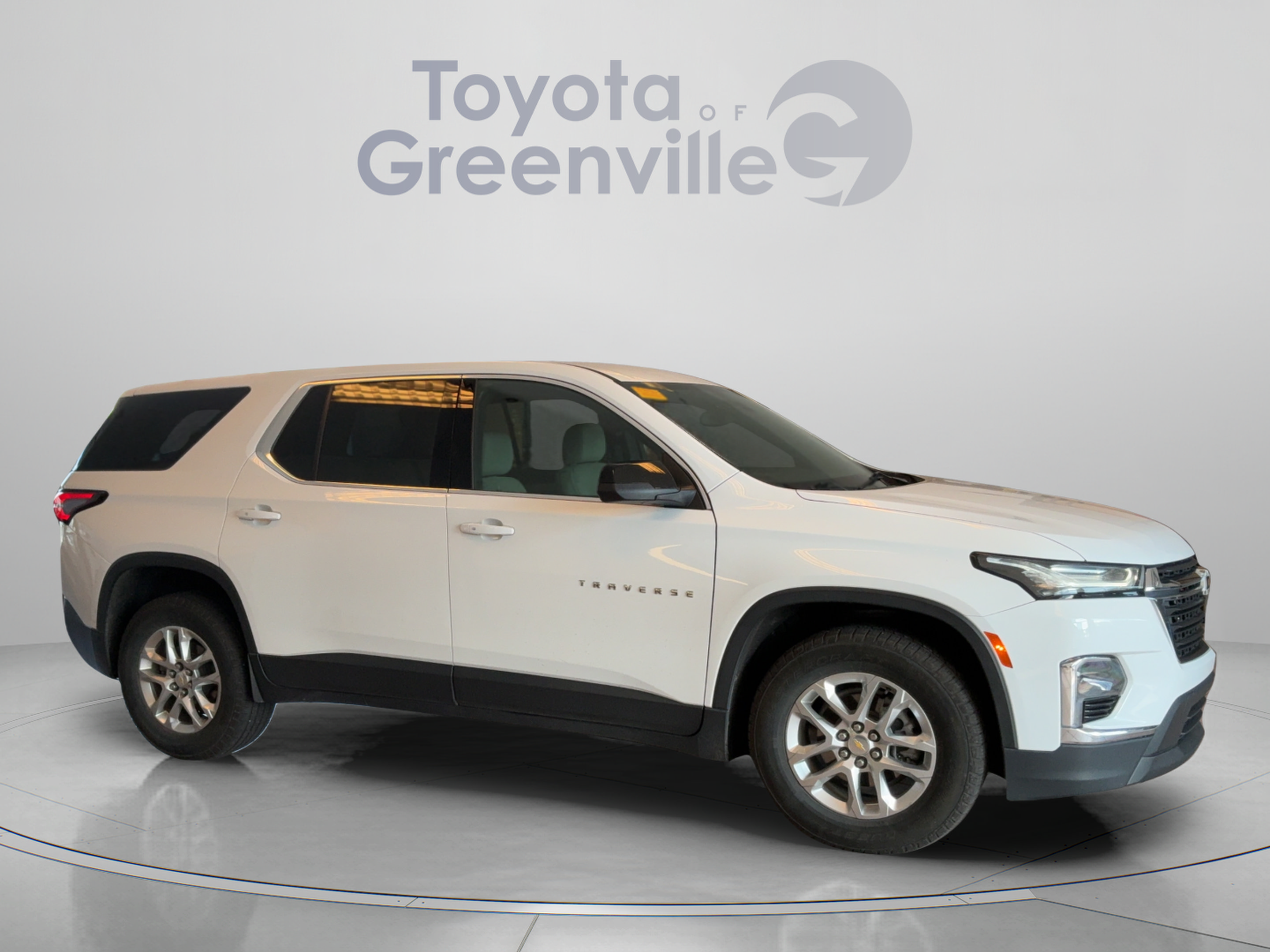 Used 2022 Chevrolet Traverse LS FWD image 7