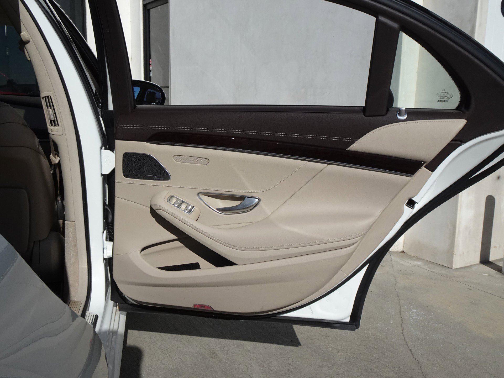 Used 2020 Mercedes-Benz S 450 Sedan w/ AMG Line Exterior image 19