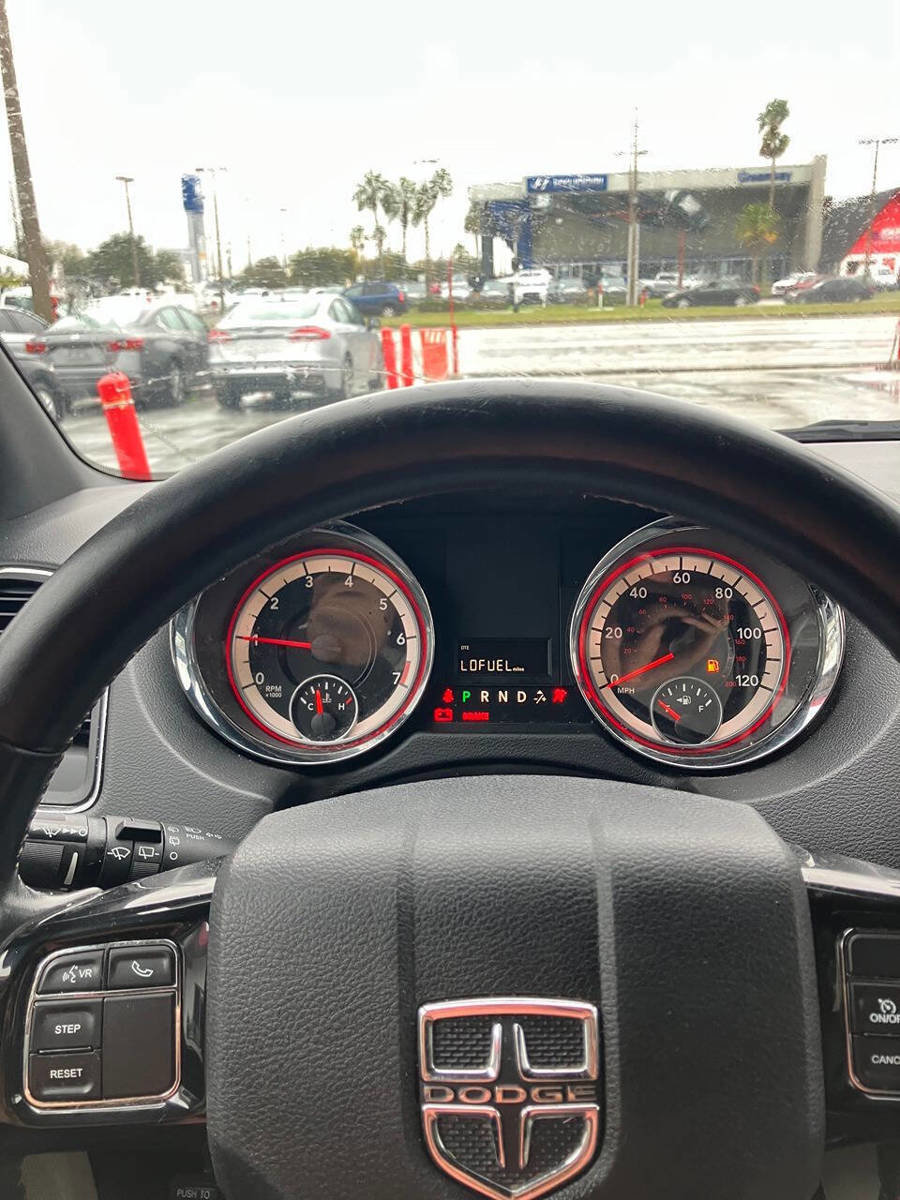 Used 2017 Dodge Grand Caravan SXT image 9