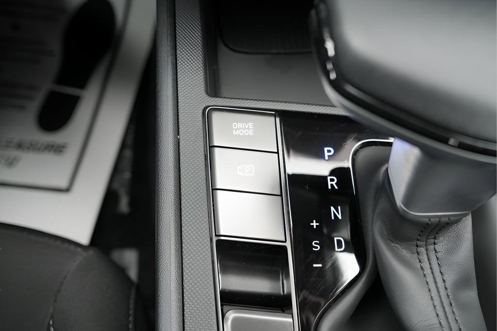 Certified 2025 Hyundai Elantra SEL FWD image 32