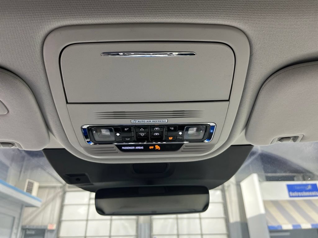 Used 2025 Lincoln Aviator AWD w/ Jet Appearance Package image 33