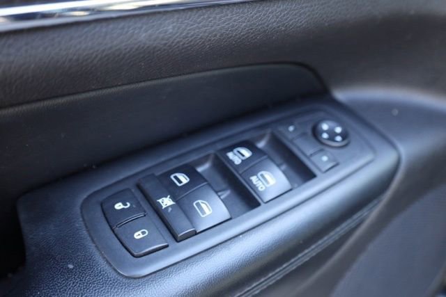 Used 2018 Jeep Grand Cherokee Limited image 22