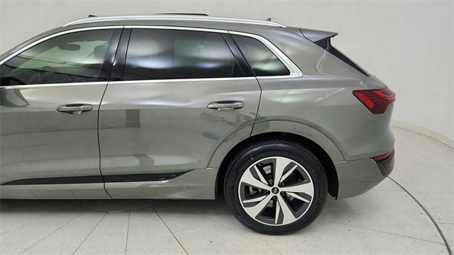 Used 2024 Audi Q8 e-tron Premium image 10