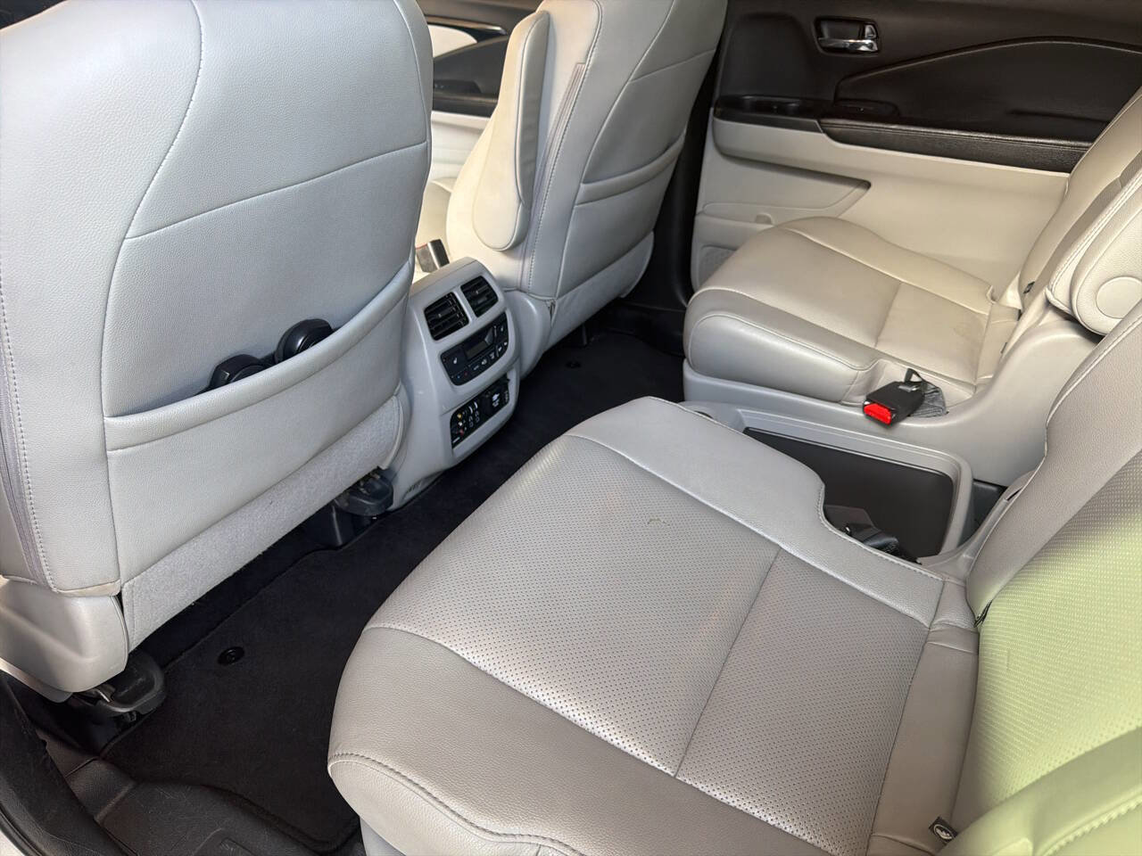 Used 2018 Honda Pilot Elite image 17