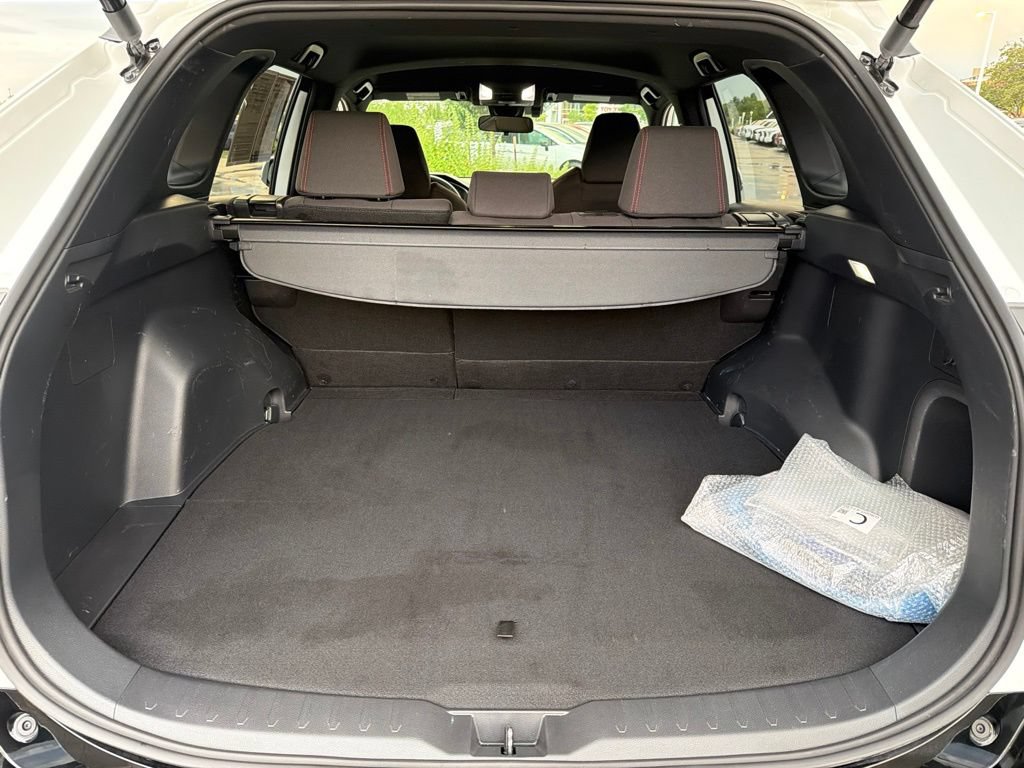 Used 2025 Toyota RAV4 SE AWD/4WD image 16