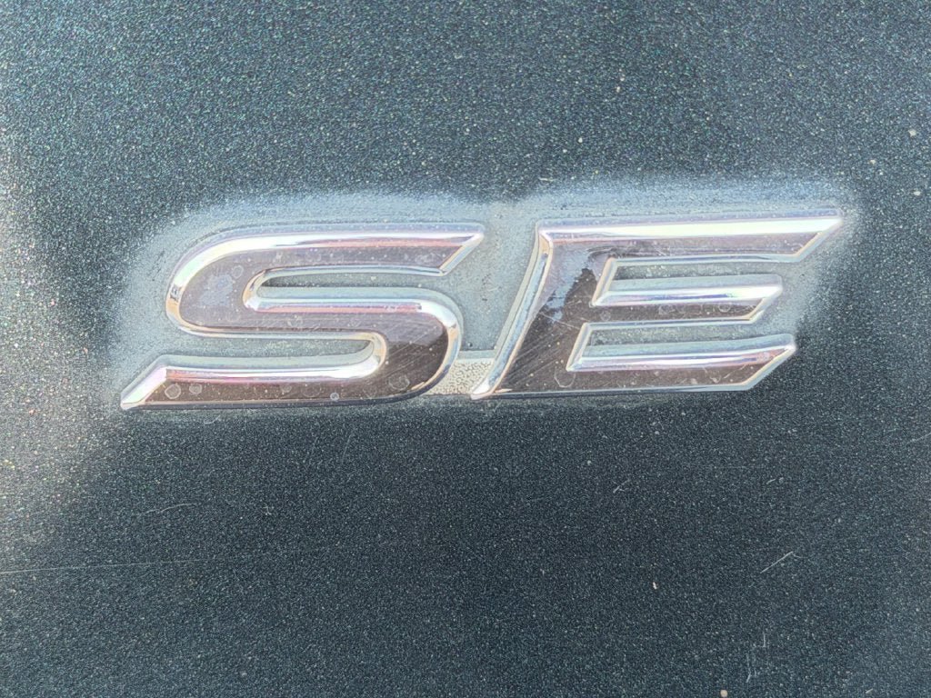 Used 2016 Toyota Camry SE FWD image 32