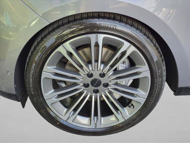 New 2026 Land Rover Range Rover Long Wheelbase SE AWD/4WD image 9