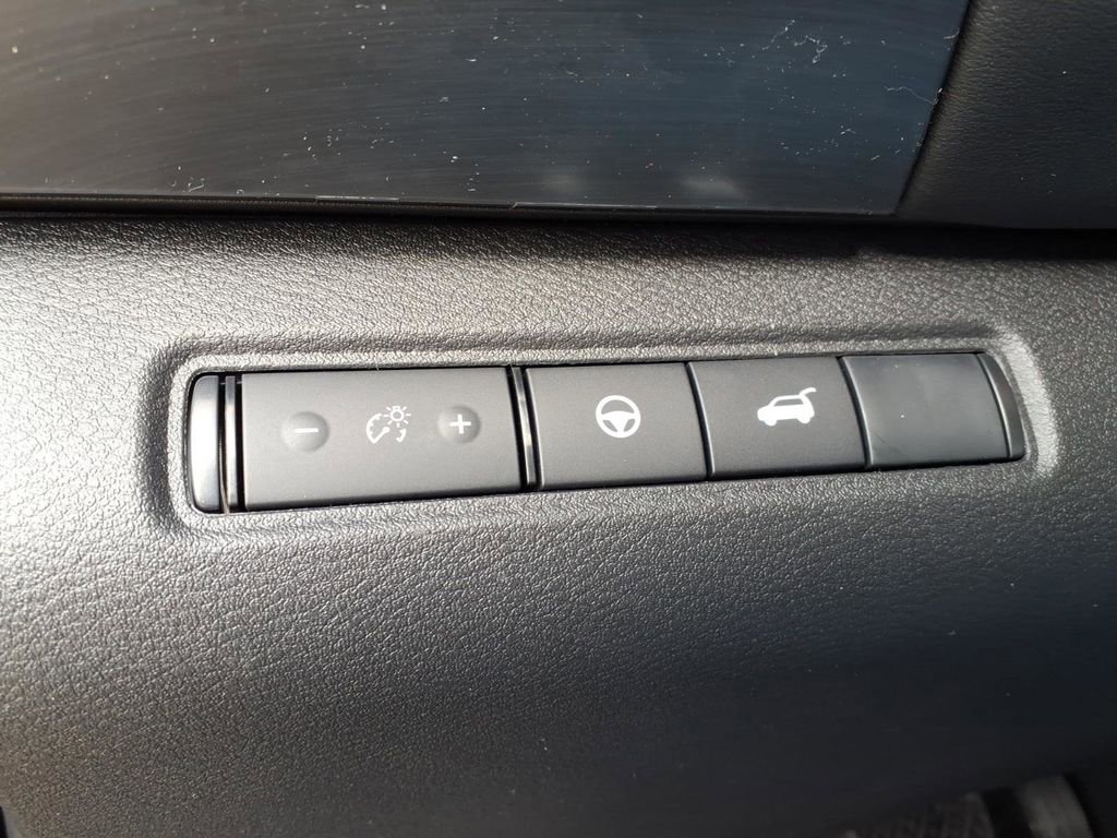 New 2026 Nissan Pathfinder SL image 18