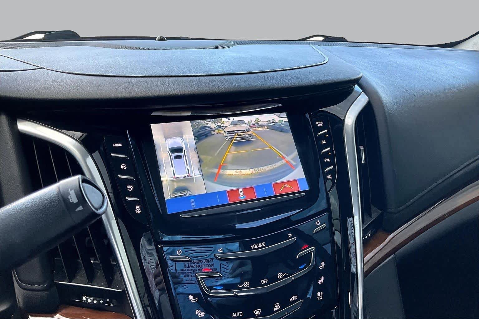 Used 2020 Cadillac Escalade Premium Luxury RWD image 25