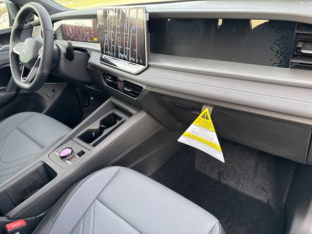 New 2026 Volkswagen Tiguan SE R-Line image 24